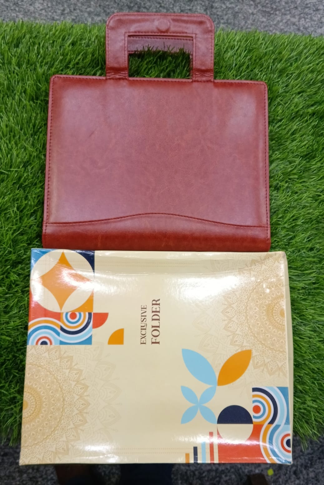 Zippered Laminated Jute Conference Folder
